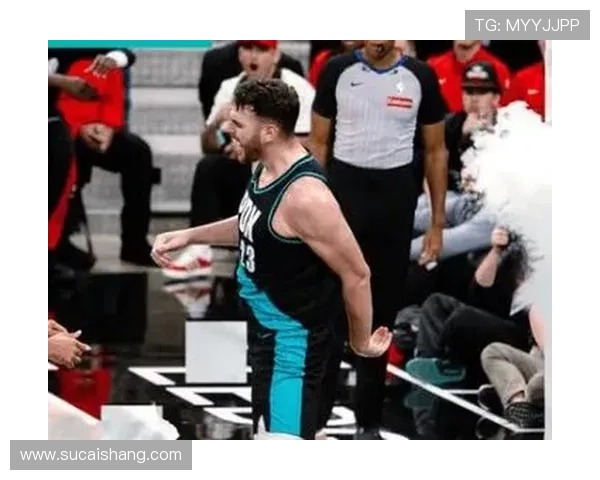 科内特表现出色砍下14分12板4助攻创生涯新高前场篮板数